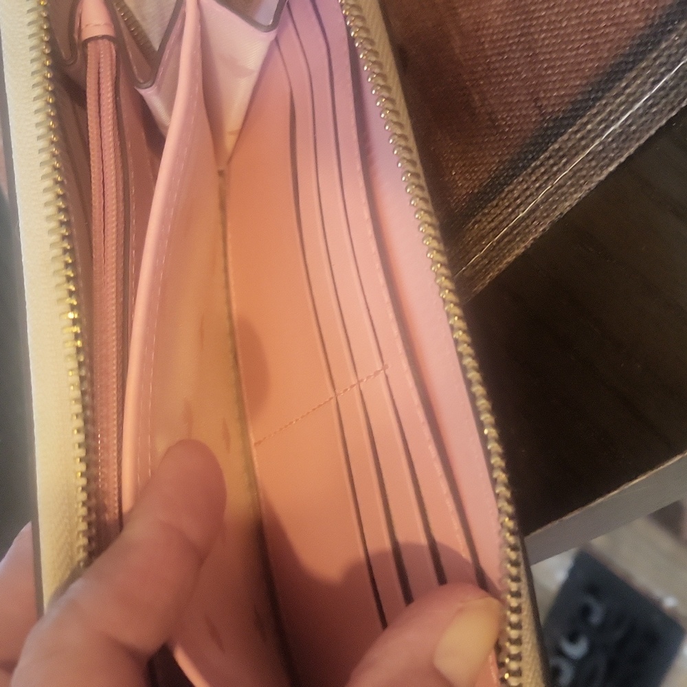 Kate Spade Wallet - Picture 7 of 8